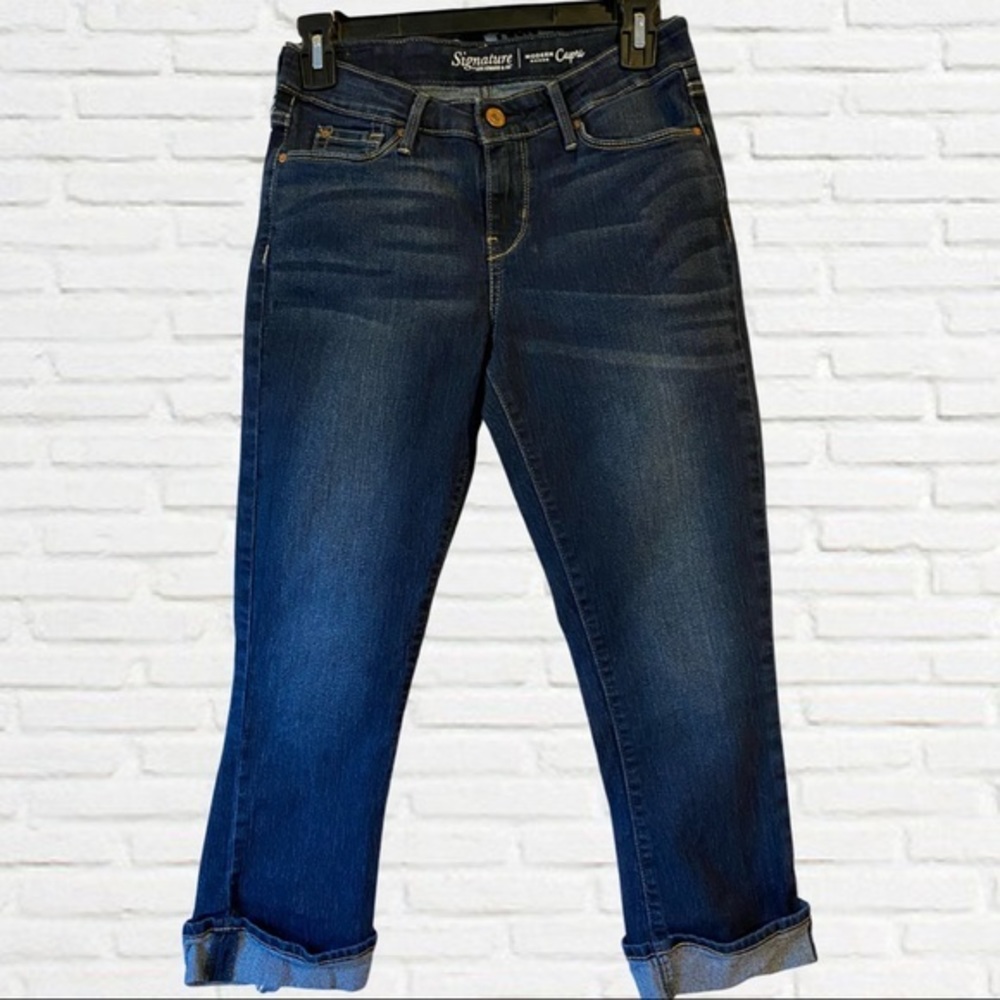 Blue Levi Capri Pants